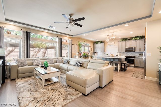 6028 Thistle Meadow Avenue, Las Vegas, NV 89139