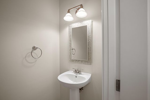 110 McCully Lane, Jacksonville, OR 97530