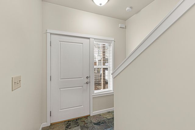 110 McCully Lane, Jacksonville, OR 97530