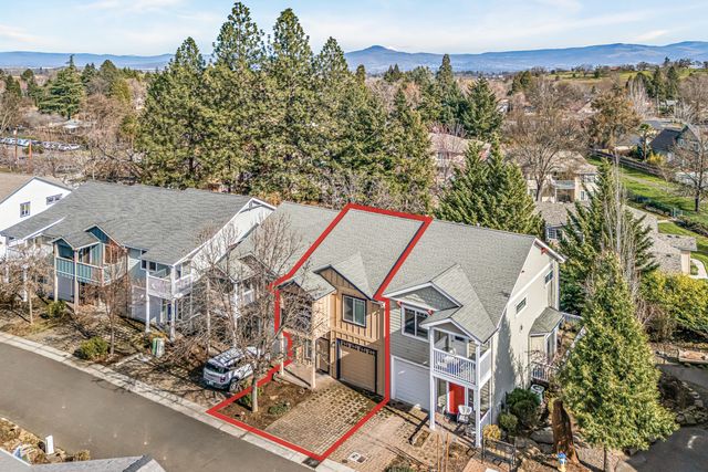 110 McCully Lane, Jacksonville, OR 97530