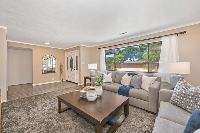9700 Mira Del Rio Dr, Sacramento, CA 95827