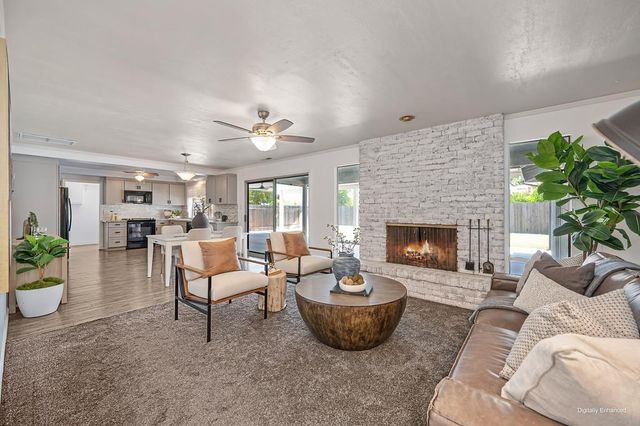 9700 Mira Del Rio Dr, Sacramento, CA 95827