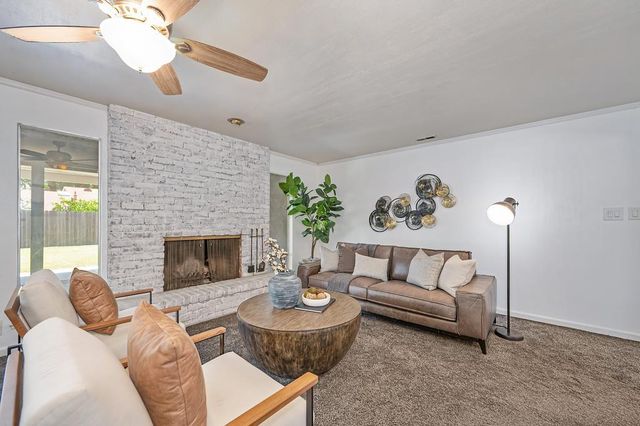9700 Mira Del Rio Dr, Sacramento, CA 95827