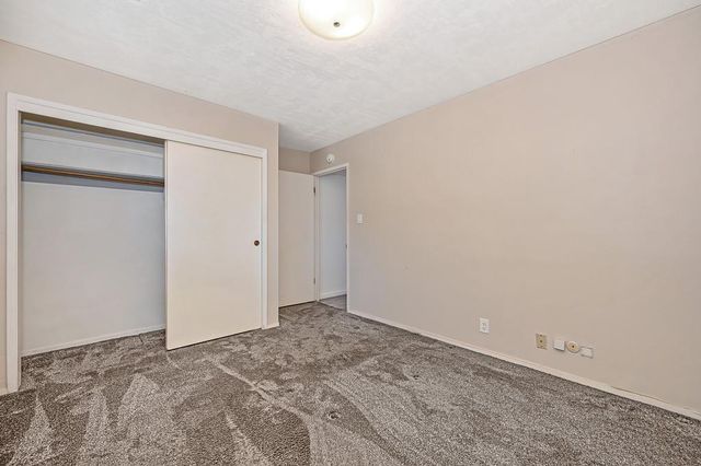 9700 Mira Del Rio Dr, Sacramento, CA 95827