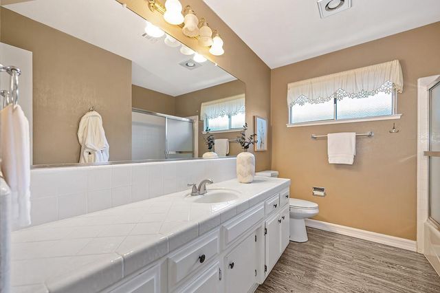 9700 Mira Del Rio Dr, Sacramento, CA 95827