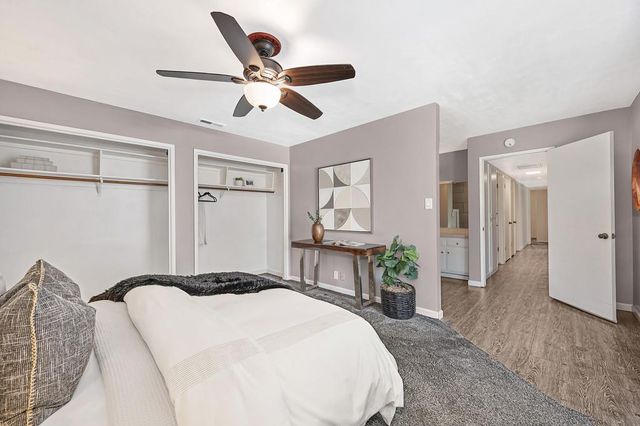 9700 Mira Del Rio Dr, Sacramento, CA 95827