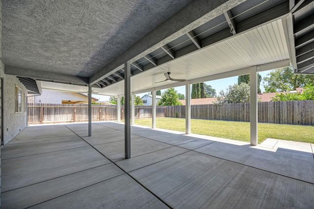 9700 Mira Del Rio Dr, Sacramento, CA 95827