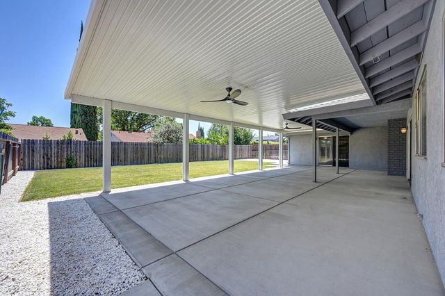 9700 Mira Del Rio Dr, Sacramento, CA 95827