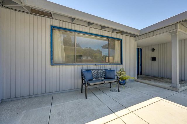 9700 Mira Del Rio Dr, Sacramento, CA 95827