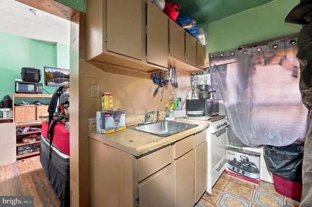 323 BYRON ST, Camden, NJ 08102
