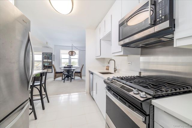 522 Shore Road 5P, Long Beach, NY 11561