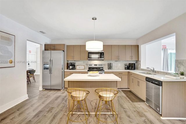 1960 SW 51st Terrace, Plantation, FL 33317
