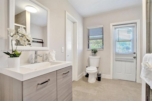 1960 SW 51st Terrace, Plantation, FL 33317