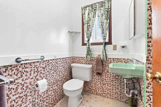 1042 Plymouth Avenue, San Francisco, CA 94112