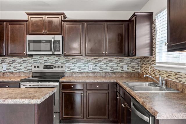 10 Dragoon Court, Rossville, GA 30741