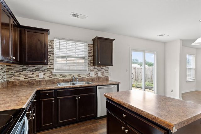 10 Dragoon Court, Rossville, GA 30741