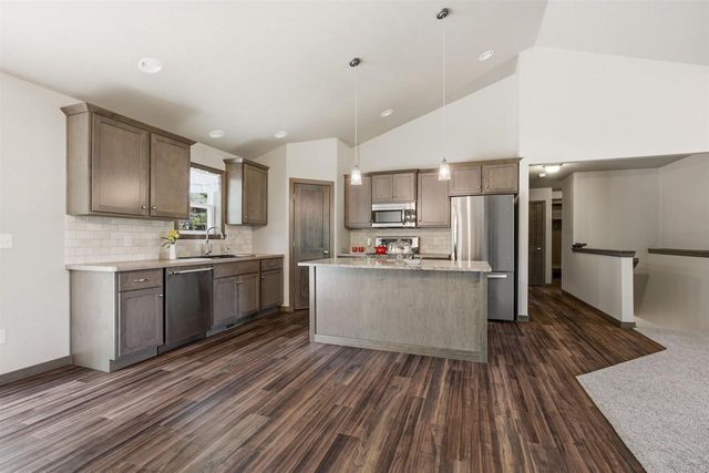 107 BROOKWOOD DRIVE, Hortonville, WI 54944