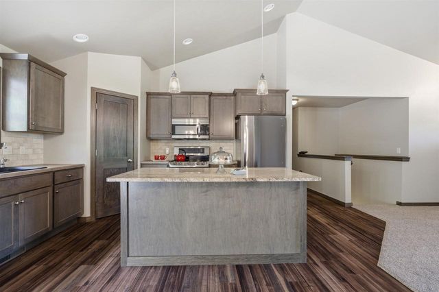107 BROOKWOOD DRIVE, Hortonville, WI 54944