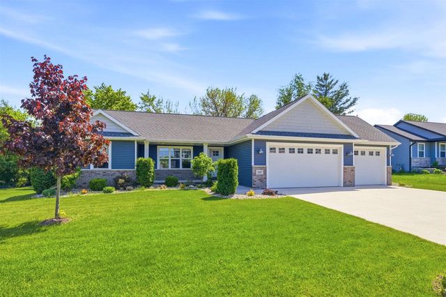107 BROOKWOOD DRIVE, Hortonville, WI 54944