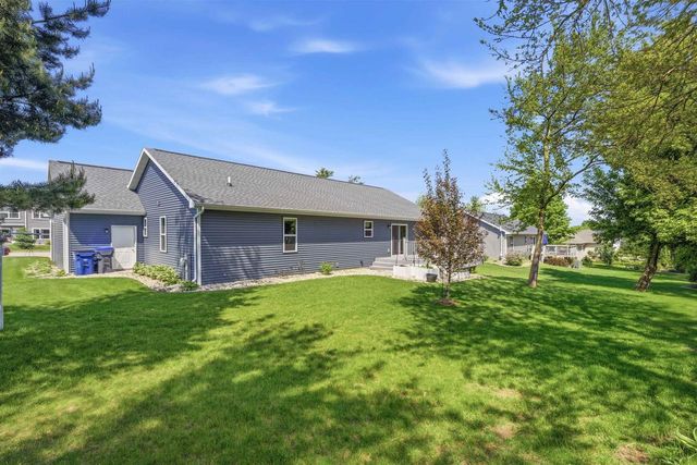 107 BROOKWOOD DRIVE, Hortonville, WI 54944