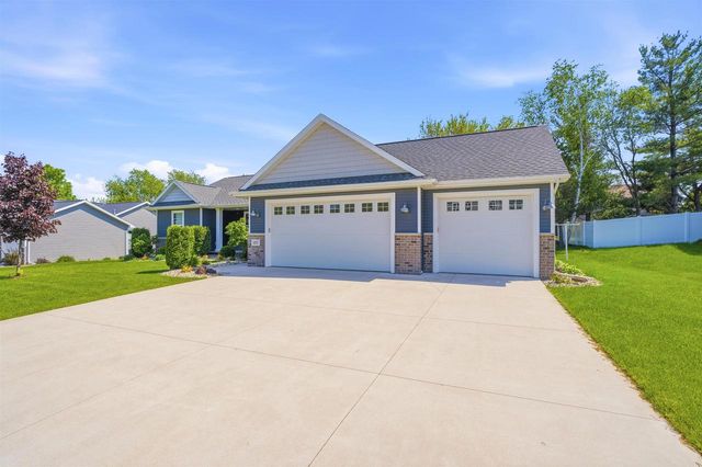 107 BROOKWOOD DRIVE, Hortonville, WI 54944