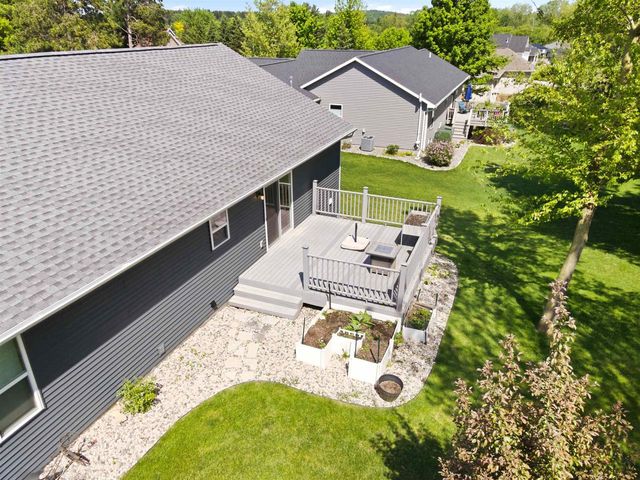 107 BROOKWOOD DRIVE, Hortonville, WI 54944