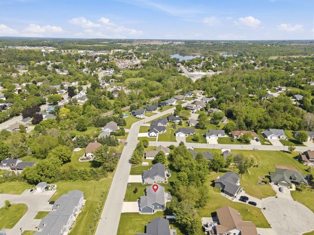 107 BROOKWOOD DRIVE, Hortonville, WI 54944