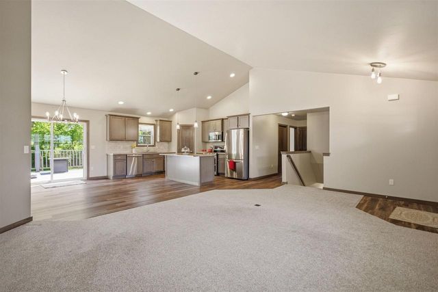 107 BROOKWOOD DRIVE, Hortonville, WI 54944