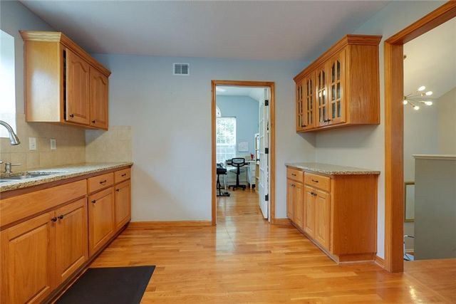 3416 S Arrowhead Court, Independence, MO 64057
