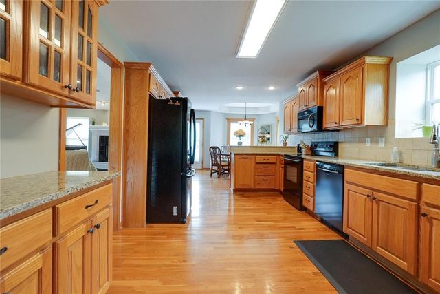 3416 S Arrowhead Court, Independence, MO 64057