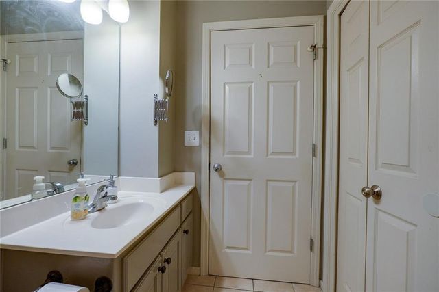 3416 S Arrowhead Court, Independence, MO 64057