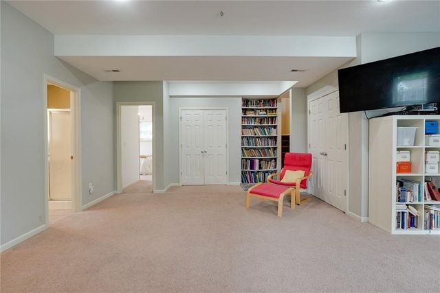 3416 S Arrowhead Court, Independence, MO 64057