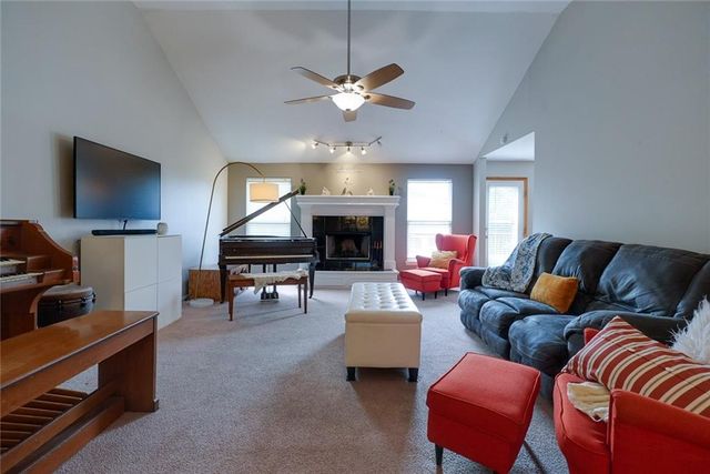 3416 S Arrowhead Court, Independence, MO 64057