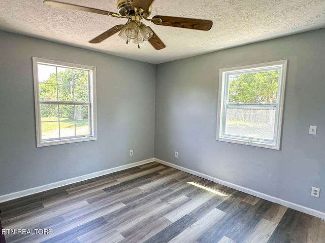 1642 Slover Springs Rd, Dandridge, TN 37725