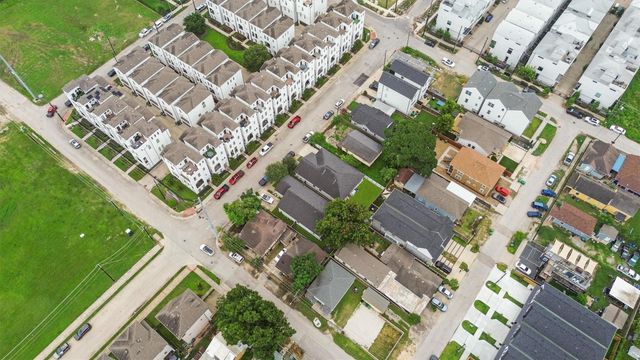 2708 Kennedy Street, Houston, TX 77003