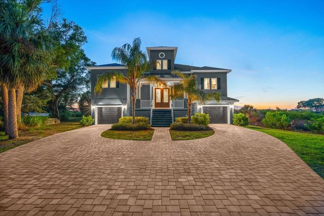 1462 N JASMINE AVENUE, Tarpon Springs, FL 34689