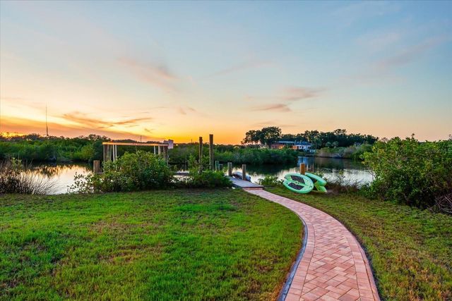 1462 N JASMINE AVENUE, Tarpon Springs, FL 34689