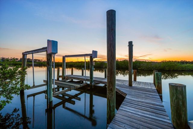1462 N JASMINE AVENUE, Tarpon Springs, FL 34689