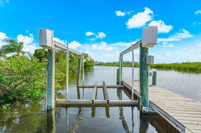 1462 N JASMINE AVENUE, Tarpon Springs, FL 34689