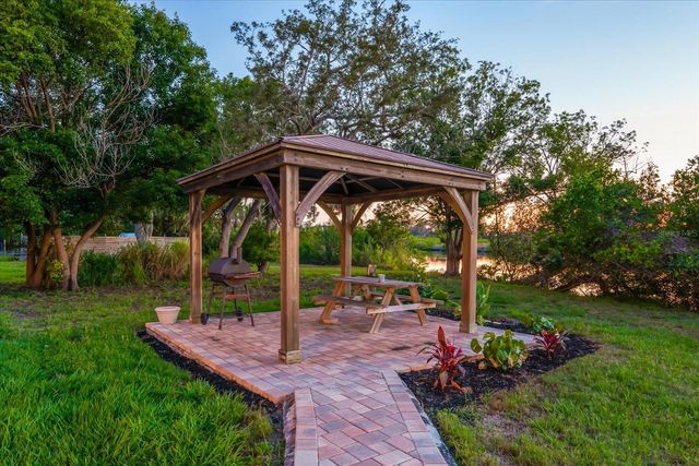 1462 N JASMINE AVENUE, Tarpon Springs, FL 34689