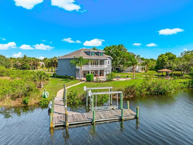 1462 N JASMINE AVENUE, Tarpon Springs, FL 34689