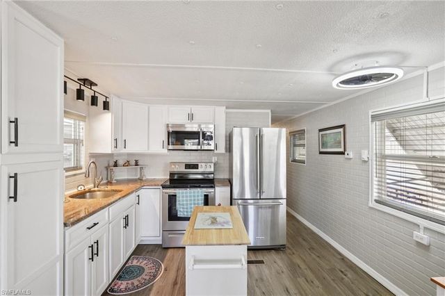 9806 Sugarberry WAY, Fort Myers, FL 33905