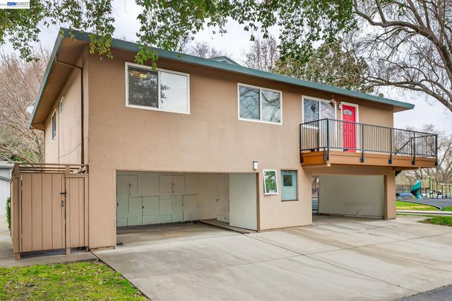 8185 Arroyo Dr 4, Pleasanton, CA 94588