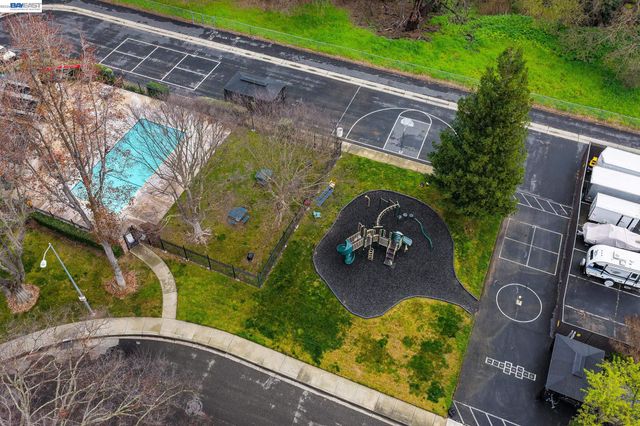 8185 Arroyo Dr 4, Pleasanton, CA 94588