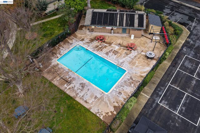 8185 Arroyo Dr 4, Pleasanton, CA 94588