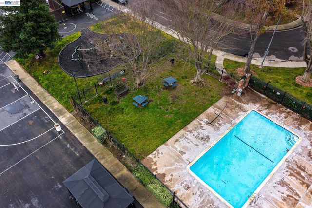 8185 Arroyo Dr 4, Pleasanton, CA 94588