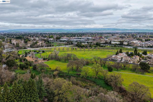 8185 Arroyo Dr 4, Pleasanton, CA 94588