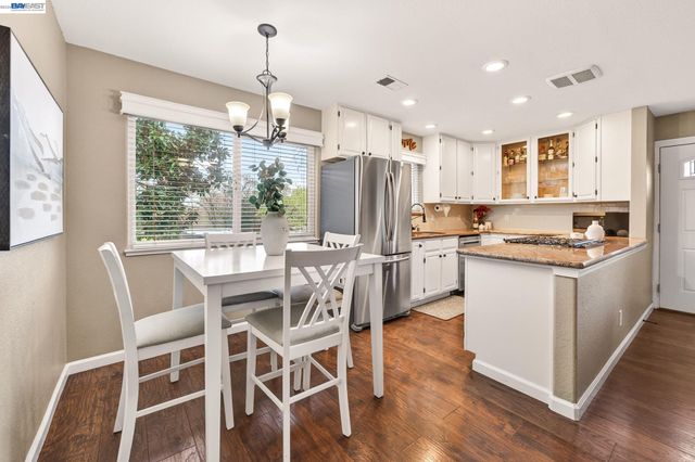 8185 Arroyo Dr 4, Pleasanton, CA 94588