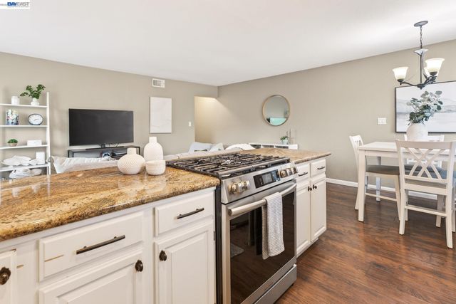 8185 Arroyo Dr 4, Pleasanton, CA 94588