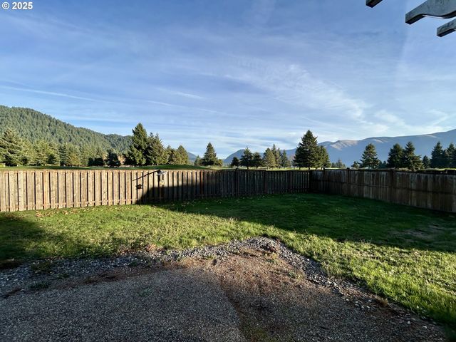 722 SMITH BECKON Rd, Carson, WA 98610